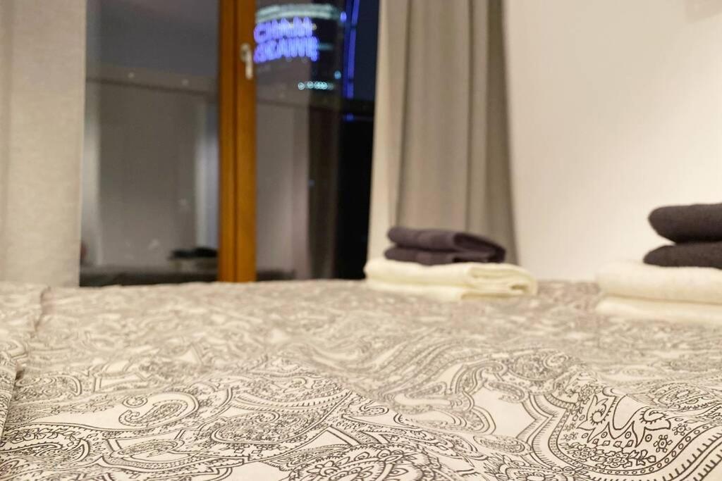Exclusive 2Br! Apartment Near City Center +Netflix Warschau Buitenkant foto