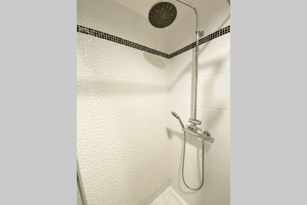 Exclusive 2Br! Apartment Near City Center +Netflix Warschau Buitenkant foto